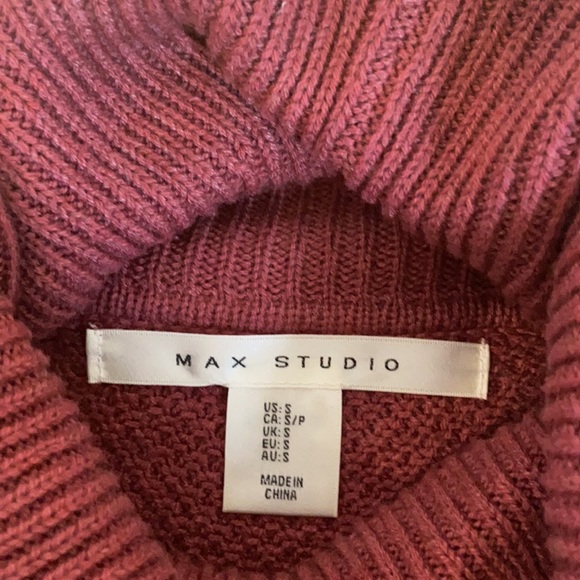 Pink Sweater - Picture 2 of 2